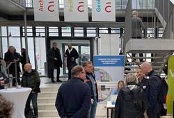 Gespräche am Stand des LVermGeo © LVermGeo Gespräche am Stand des LVermGeo